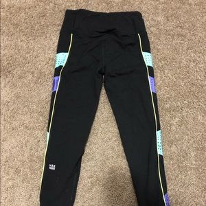 VSX crop leggings